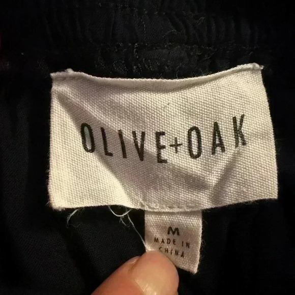 Women’s Olive + Oak Cargo Jogger pants in black EUC 100% Rayon Size Medium - Picture 10 of 10